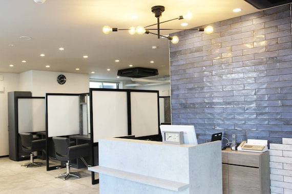 オーバームーン 学園の森店(OverMoon)