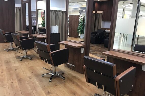 カットアンドカラーAY 検見川浜店