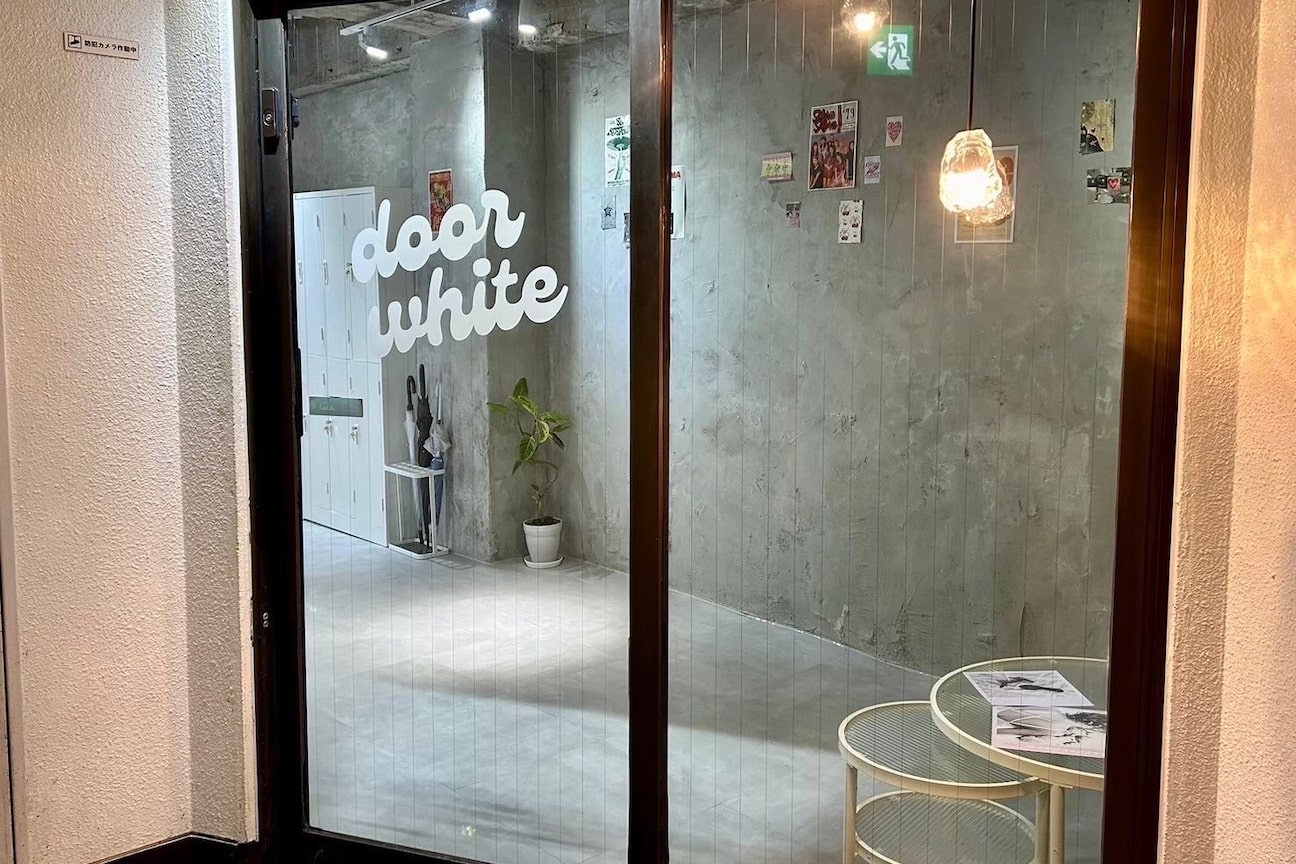 ドアホワイト(door white)2